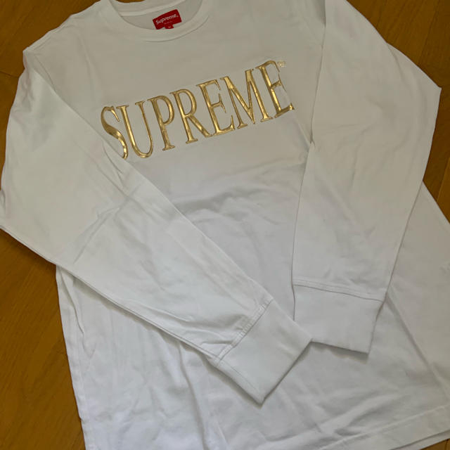 Supreme(シュプリーム)のsupreme gold logo L/S TEE Mサイズ 白 シュプリーム メンズのトップス(Tシャツ/カットソー(七分/長袖))の商品写真