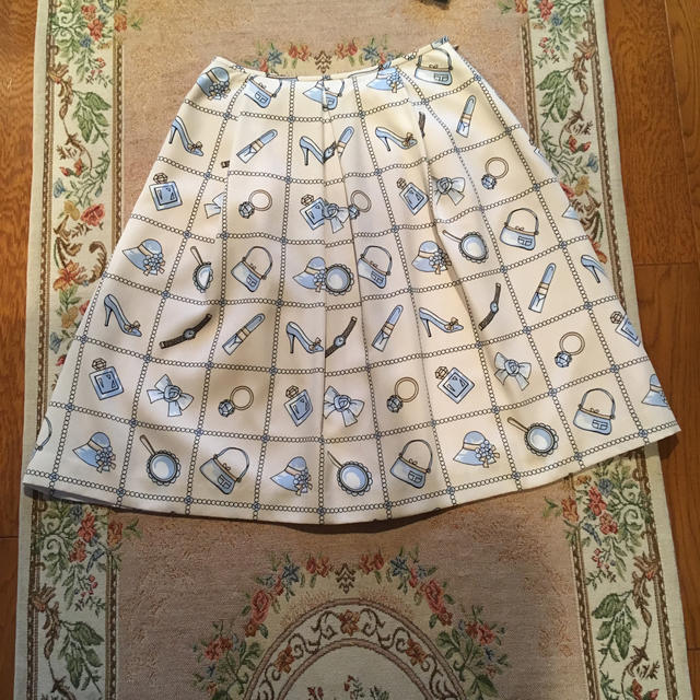 M'S GRACY(エムズグレイシー)のエムズグレイシー・大人可愛く・上品スカート・スーパービューティーお好きな方 レディースのスカート(ひざ丈スカート)の商品写真