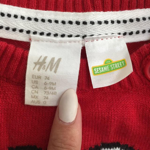 H&M(エイチアンドエム)のH&M エルモ セーター キッズ/ベビー/マタニティのベビー服(~85cm)(ニット/セーター)の商品写真