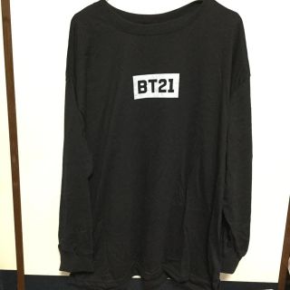 シマムラ(しまむら)のBT21長袖Tシャツ Mサイズ黒 裏面キャラクター(Tシャツ(長袖/七分))