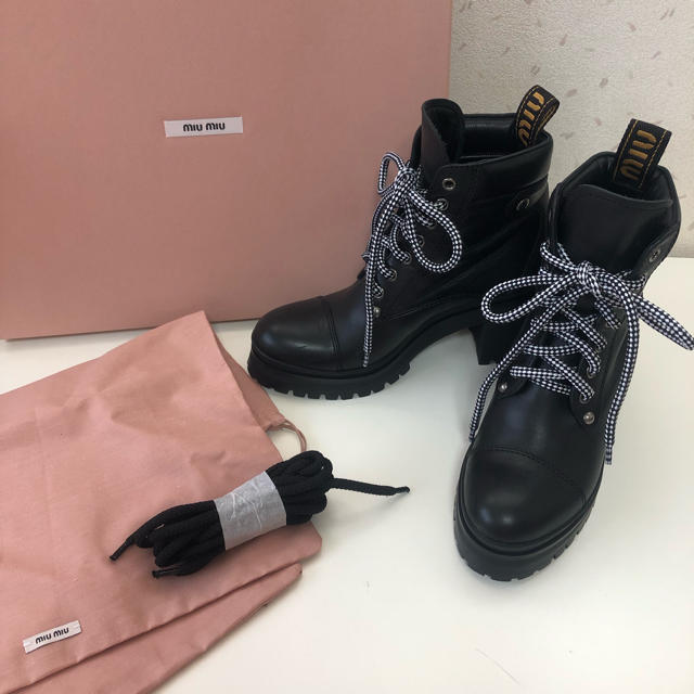 miumiu(ミュウミュウ)のmiumiu♡ショートブーツ レディースの靴/シューズ(ブーツ)の商品写真