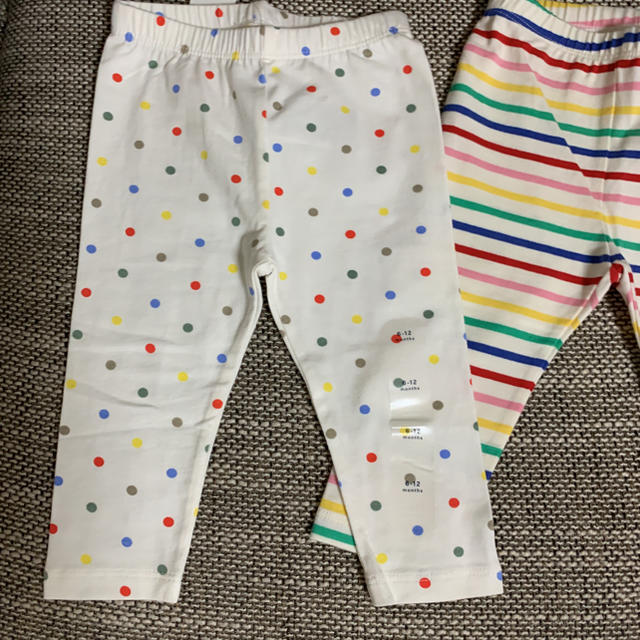 babyGAP(ベビーギャップ)の9/29限定価格！新品 GAP ドット &ボーダー レギンス 70   キッズ/ベビー/マタニティのベビー服(~85cm)(パンツ)の商品写真