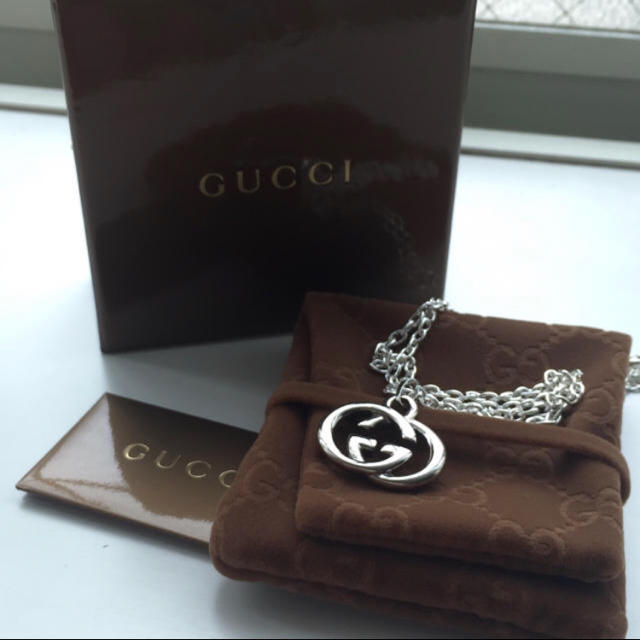 Gucci(グッチ)の正規品 GUCCI グッチ シルバー ネックレスチャーム 即購入大歓迎‼️ メンズのアクセサリー(ネックレス)の商品写真