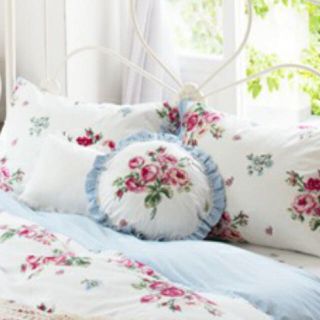 ローラアシュレイ(LAURA ASHLEY)の専用です。ローラアシュレイ フリフリクッション(ハンカチ)