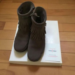 ミネトンカ(Minnetonka)のMinnetonka×chocol raffine robe コラボ ブーツ(スリッポン/モカシン)