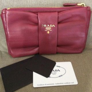 プラダ(PRADA)のプラダ★ポーチ兼クラッチほぼ未使用(クラッチバッグ)