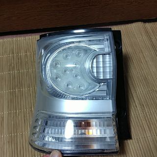 ダイハツ(ダイハツ)のダイハツ タントカスタムL375S 純正左LEDテールユニット(車種別パーツ)