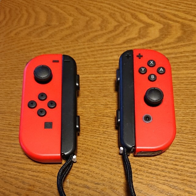 美品 Nintendo Switch ジョイコン 赤