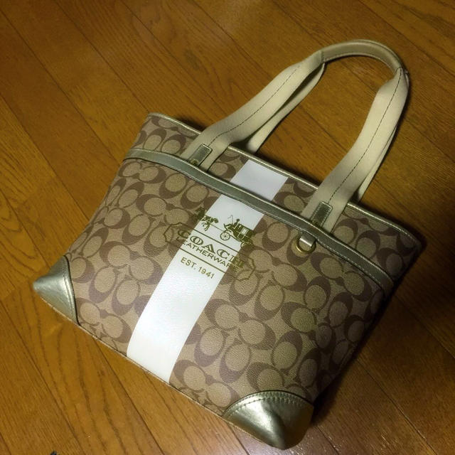 COACH(コーチ)のコーチ エナメル バッグ レディースのバッグ(トートバッグ)の商品写真