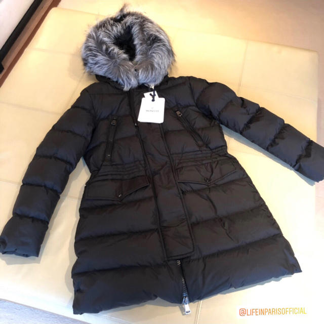 MONCLER(モンクレール)のモンクレール 新作アフロティ 100%本物保証 レディースのジャケット/アウター(ダウンコート)の商品写真