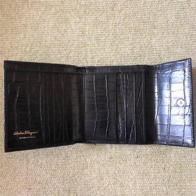 Ferragamo(フェラガモ)のFerragamo フェラガモがま口財布レザーブラック レディースのファッション小物(財布)の商品写真