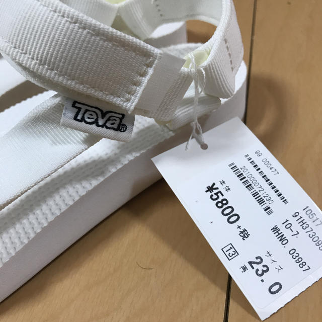 Teva(テバ)のTeva 新品 サンダル レディースの靴/シューズ(サンダル)の商品写真
