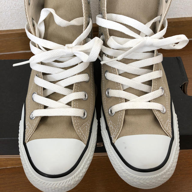 CONVERSE(コンバース)のコンバース ベージュ ハイカット 24.5cm レディースの靴/シューズ(スニーカー)の商品写真