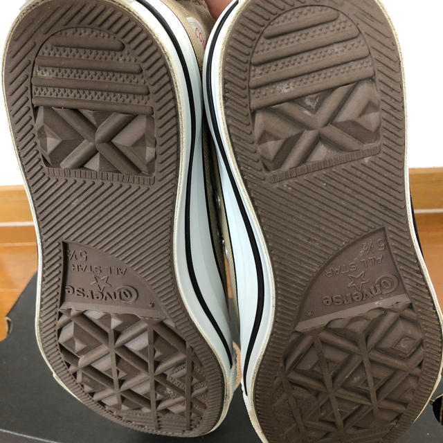 CONVERSE(コンバース)のコンバース ベージュ ハイカット 24.5cm レディースの靴/シューズ(スニーカー)の商品写真