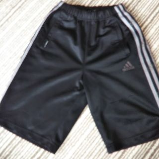 アディダス(adidas)のadidasジャージ短パン140サイズ(ウェア)