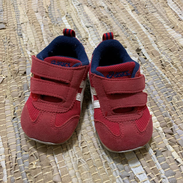 asics(アシックス)のアシックス 13 キッズ/ベビー/マタニティのベビー靴/シューズ(~14cm)(スニーカー)の商品写真