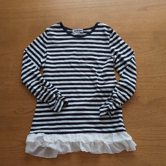 しまむら(シマムラ)のボーダー 裾レース カットソー 140 キッズ/ベビー/マタニティのキッズ服女の子用(90cm~)(Tシャツ/カットソー)の商品写真