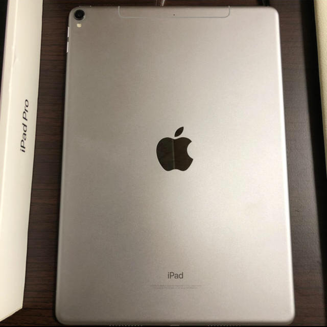 iPad Pro 10.5 64GB SIMフリー　スペースグレイ 2