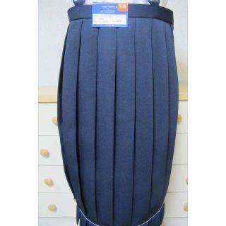 ★小学生女子制服 冬 紺 ２０本車ヒダスカート  サイズ１４０ＢＢ  新品  (ひざ丈スカート)