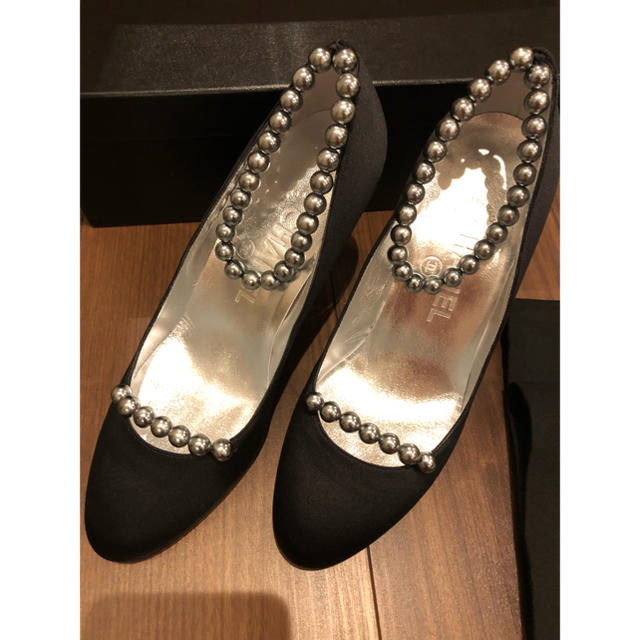 CHANEL(シャネル)の【最終価格】CHANEL シャネル パール パンプス レディースの靴/シューズ(ハイヒール/パンプス)の商品写真