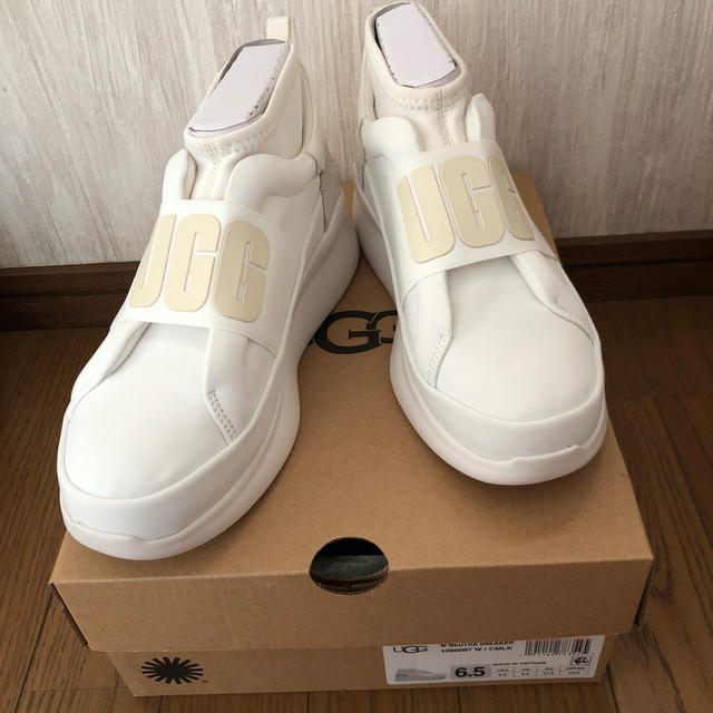 UGG - 新品☆UGG アグ ニュートラ スニーカー 白 国内正規品 ☆ヒール ...