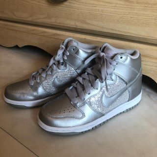 ナイキ(NIKE)のNIKE シルバースニーカー レア(スニーカー)