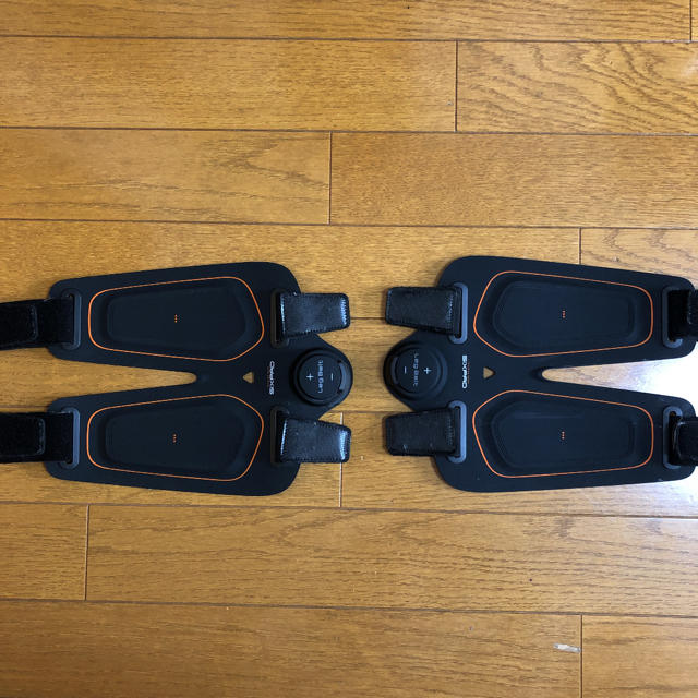 SIXPAD(シックスパッド)の【セット商品】SIXPAD Abs Belt / Leg Belt×2 スポーツ/アウトドアのトレーニング/エクササイズ(トレーニング用品)の商品写真