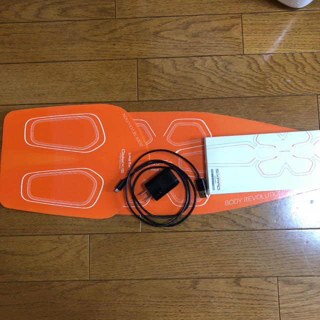 【名入れ無料】 Belt Abs 【セット商品】SIXPAD - SIXPAD / Belt×2 Leg トレーニング用品 - covid19