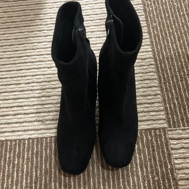 RANDA(ランダ)の黒ショートブーツ レディースの靴/シューズ(ブーツ)の商品写真