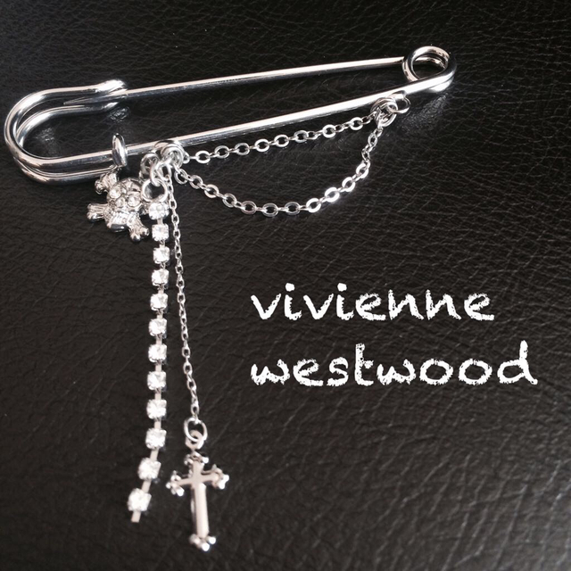 Vivienne Westwood(ヴィヴィアンウエストウッド)の正規品Vivienne@ピンブローチ レディースのアクセサリー(ブローチ/コサージュ)の商品写真