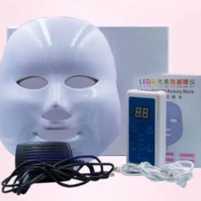 LED美顔器 フェースマスク❣️ 新品未使用品の通販 by sakura LED美顔器 フェースマスク❣️ 新品未使用品の通販 by sakura