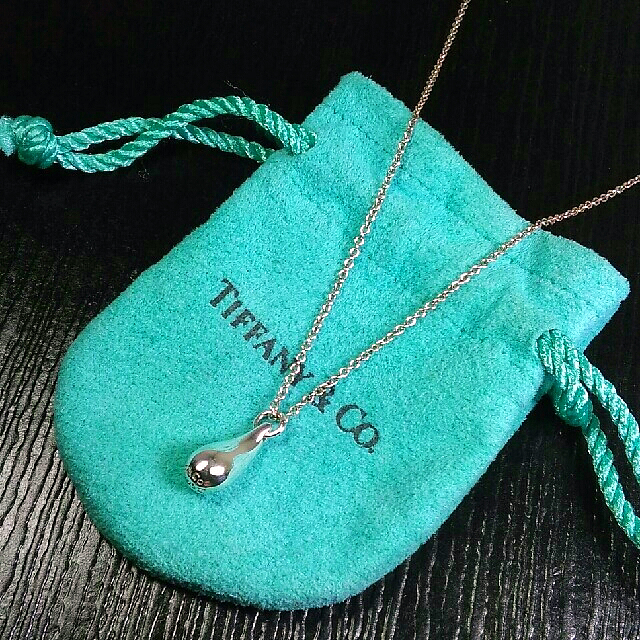 Tiffany & Co.(ティファニー)のティファニー ティアドロップ 《超美品》　　　　   　　  正規品 ネックレス レディースのアクセサリー(ネックレス)の商品写真