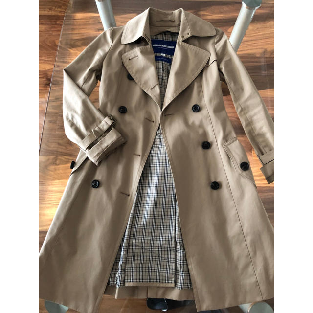 BURBERRY BLUE LABEL(バーバリーブルーレーベル)のBurberry BLUELABELトレンチコート ベージュ レディースのジャケット/アウター(トレンチコート)の商品写真