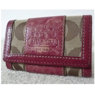 コーチ(COACH)のコーチ　COACH　シグネチャー　紅色系　６連　キーケース(キーケース)