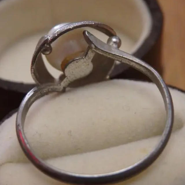 即購入OK♡V052昭和レトロパールシルバーカラーリングヴィンテージ指輪 レディースのアクセサリー(リング(指輪))の商品写真
