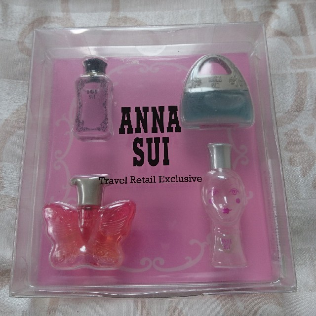 ANNA SUI(アナスイ)のゆみたん様専用!! ANNA SUI ミニ香水４個セット コスメ/美容の香水(香水(女性用))の商品写真