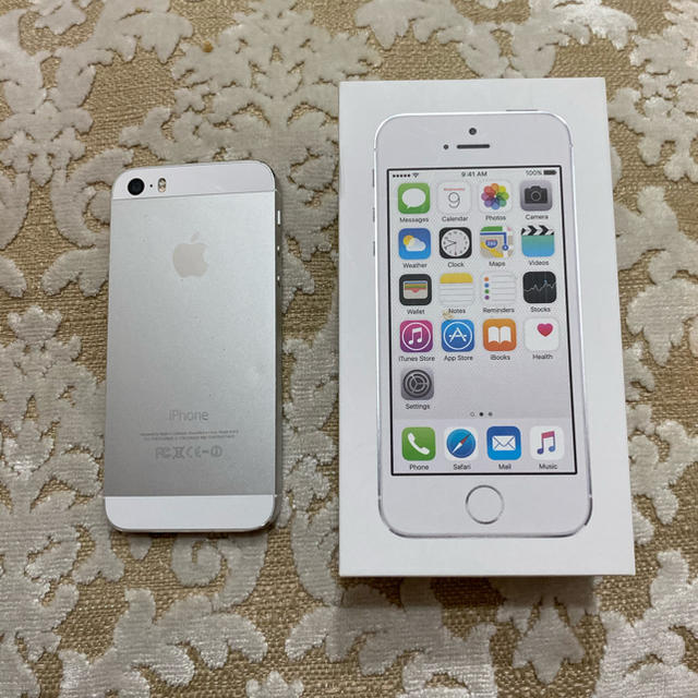 iPhone 5s  端末 シルバー