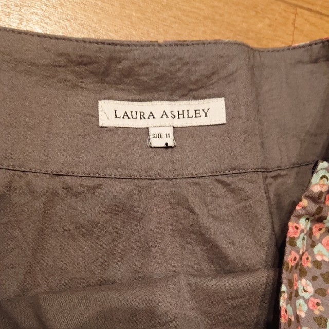 LAURA ASHLEY(ローラアシュレイ)のLAURA ASHLEＹ ミモレ丈スカート11AR レディースのスカート(ひざ丈スカート)の商品写真