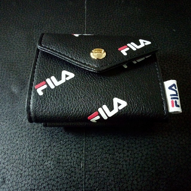 FILA(フィラ)の再値下げ！タイムセール！折りたたみ財布 レディースのファッション小物(財布)の商品写真