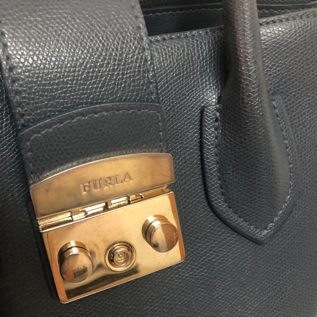 Furla(フルラ)のフルラ バッグ・ファーの毛玉セット レディースのバッグ(ハンドバッグ)の商品写真