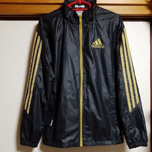 adidas(アディダス)のアディダス　ウィンドブレーカー レディースのジャケット/アウター(ナイロンジャケット)の商品写真