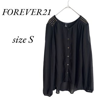 フォーエバートゥエンティーワン(FOREVER 21)のフォーエバー21  黒シアートップス　size S(シャツ/ブラウス(長袖/七分))