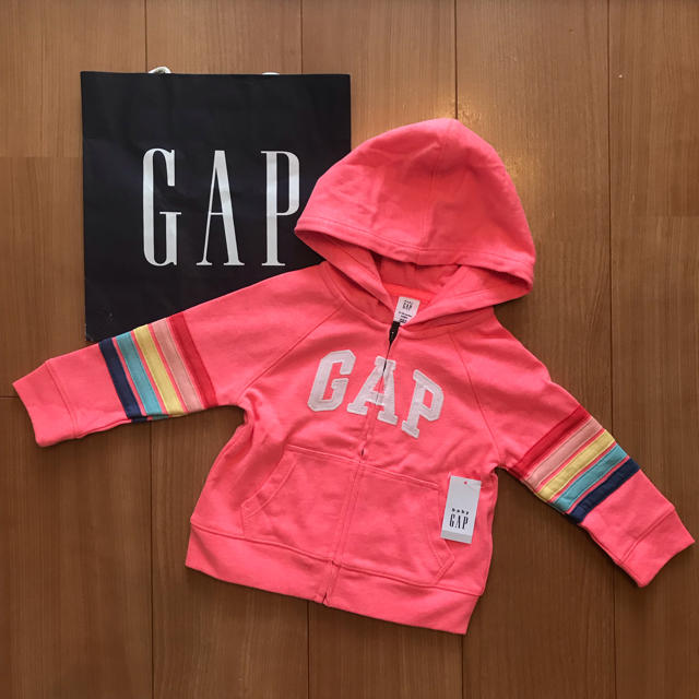 babyGAP(ベビーギャップ)の新品★baby gapスウェットロゴパーカー80 キッズ/ベビー/マタニティのベビー服(~85cm)(トレーナー)の商品写真