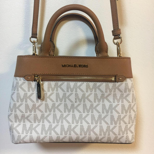 Michael Kors(マイケルコース)のマイケルコース  バッグ　モノグラム　ホワイト レディースのバッグ(ハンドバッグ)の商品写真