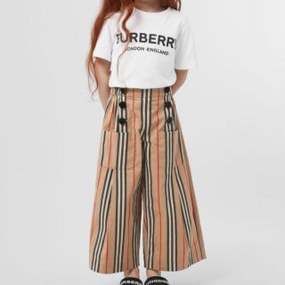 バーバリー(BURBERRY)のバーバリーチルドレン パンツ 10Y(パンツ/スパッツ)