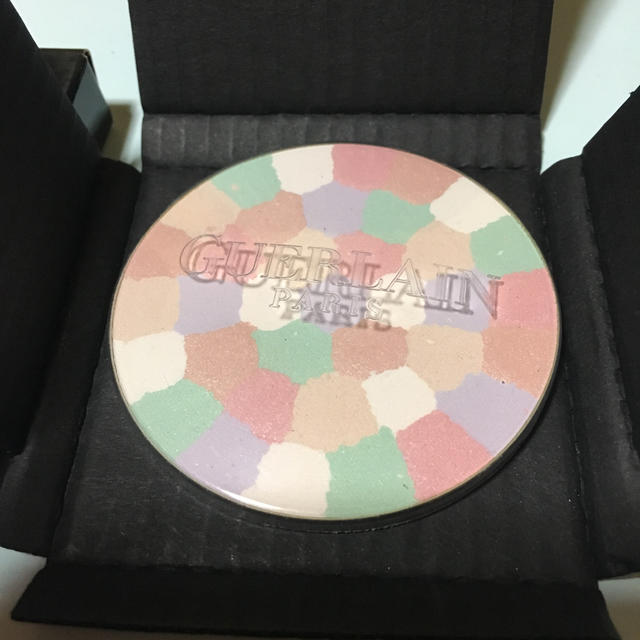 GUERLAIN(ゲラン)の未使用 ゲラン プレストパウダー  レフィル コスメ/美容のベースメイク/化粧品(フェイスパウダー)の商品写真