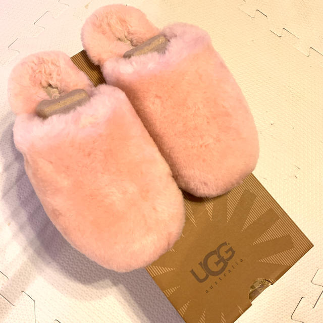 UGG(アグ)の美品 UGG ファースリッパ モコモコスリッパ  24cm インテリア/住まい/日用品のインテリア小物(スリッパ/ルームシューズ)の商品写真