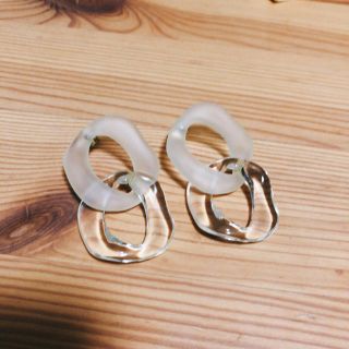 イアパピヨネ(ear PAPILLONNER)のear PAPILLONNER クリアチェーンピアス(ピアス)