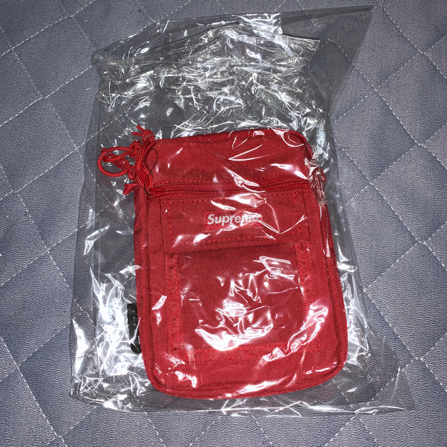 Supreme(シュプリーム)のSupreme 2019SS Utility Pouch Red 新品　正規品 メンズのバッグ(その他)の商品写真