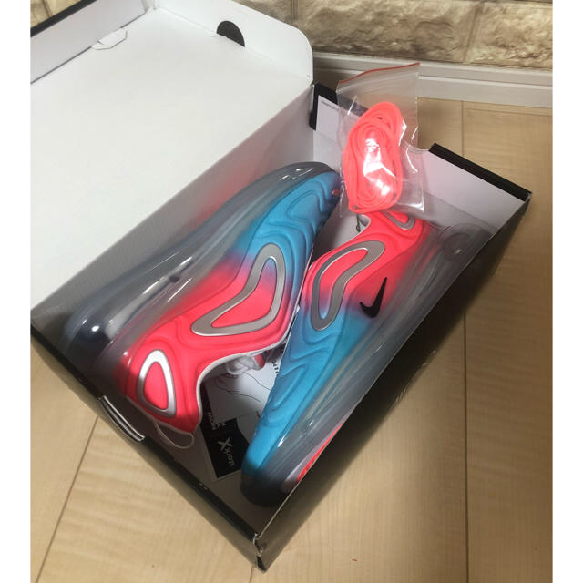 NIKE(ナイキ)のNike airmax 720 pink sea  26.5cm レディースの靴/シューズ(スニーカー)の商品写真